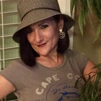 Profile Picture of Elizabeth Grissom (@Elizabe37840332) on Twitter