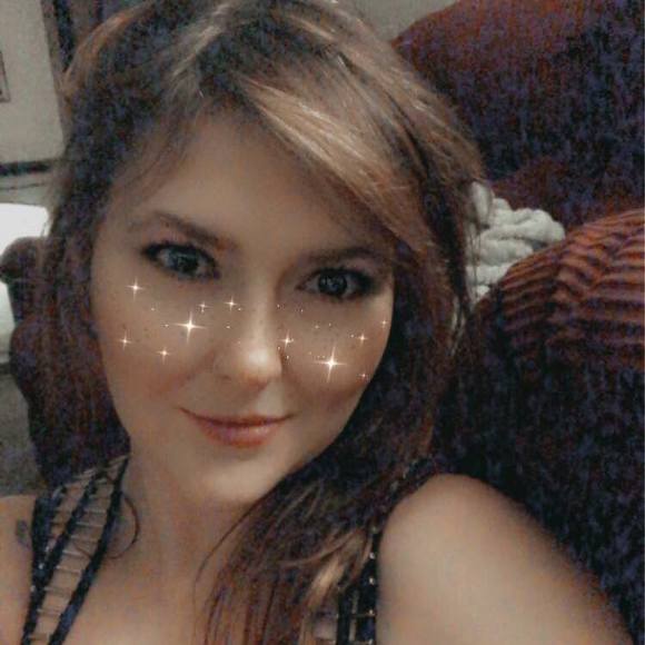 Profile Picture of Amy Brodersen (@felixamy25) on Poshmark