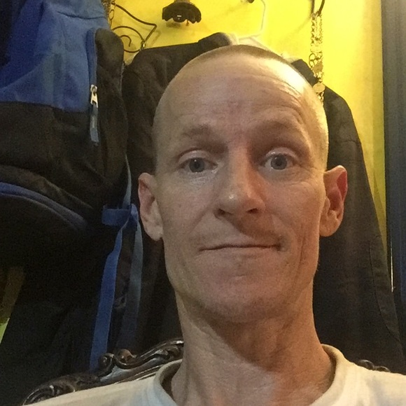 Profile Picture of Michael Hast (@mike39h) on Poshmark