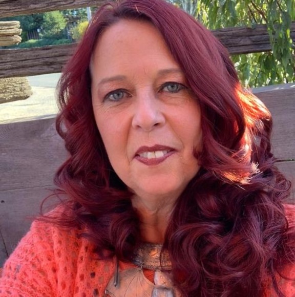 Profile Picture of Valerie Gowan (@bluebell0127) on Poshmark
