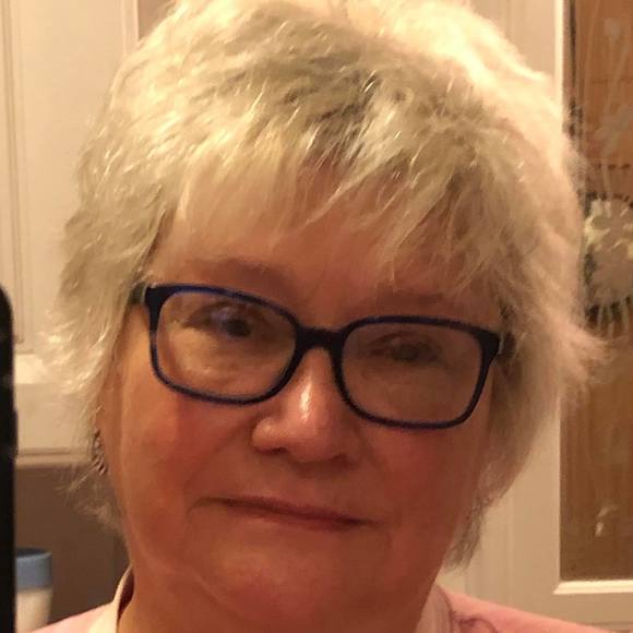 Kathee Tanzosh - Poshmark Profile Picture of Kathee Tanzosh (@katanzosh) on Poshmark