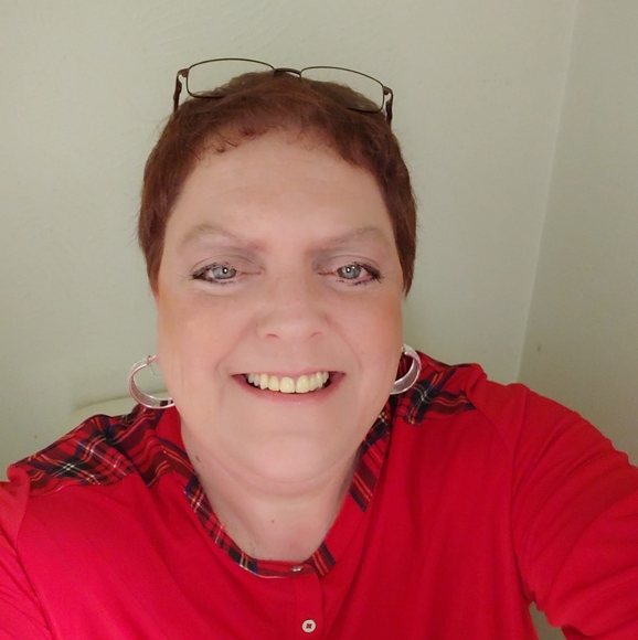 Profile Picture of Paula Hendrickson (@collector) on Poshmark