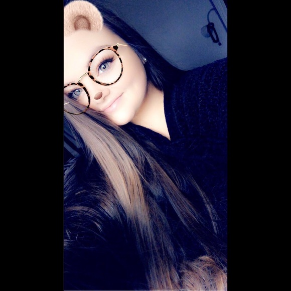 Profile Picture of Whitney Records (@whittt33) on Poshmark