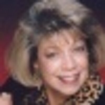 Profile Picture of Helen Pilgrim (@HelenTomPilgrim) on Twitter