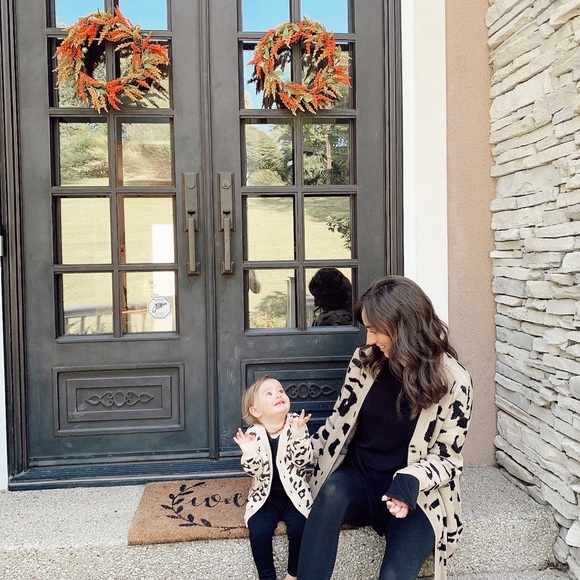 Profile Picture of Melissa Vasconcellos (@melv516) on Poshmark