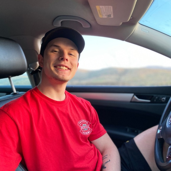 Profile Picture of Brandonlee Blakeman (@brandonlee_b) on Poshmark