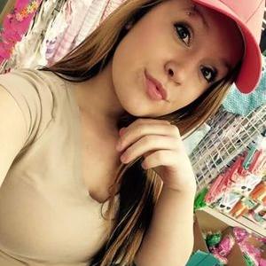 Profile Picture of Britney Booth (@britbooth123) on Twitter