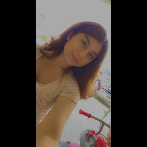 Profile Picture of Nadia Bernal (@nadiadbernal) on Poshmark