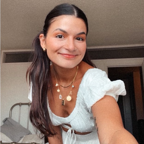 Profile Picture of Kathryn Rienzi (@kathryn_rienzi) on Poshmark