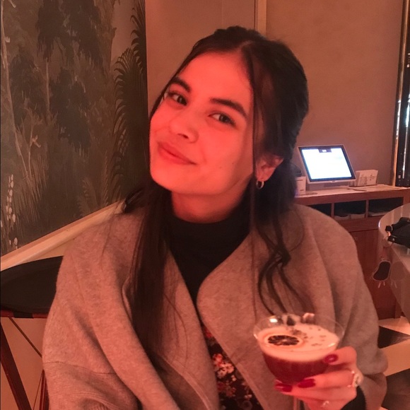 Emma Brideson - Poshmark Profile Picture of Emma Brideson (@jodyhighrollerz) on Poshmark