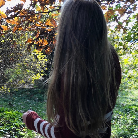 Profile Picture of Hannah Luxton (@hgluxton) on Poshmark