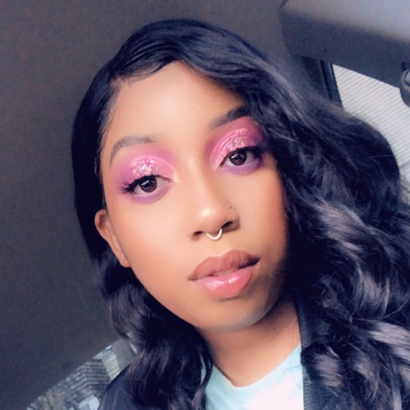 Angie Lys - Poshmark Profile Picture of Angie Lys (@lysangie) on Poshmark