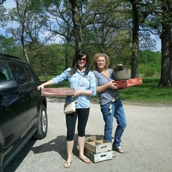 Profile Picture of Kendra Monk (@kdfanch) on Poshmark