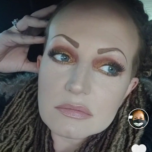 Profile Picture of London Penly (@londonkirkham) on Poshmark