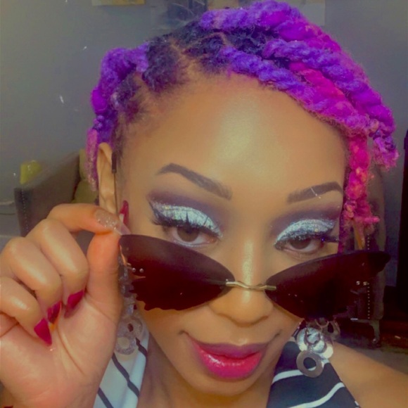 Dee dee Carter - Poshmark Profile Picture of Dee dee Carter (@deetatic) on Poshmark