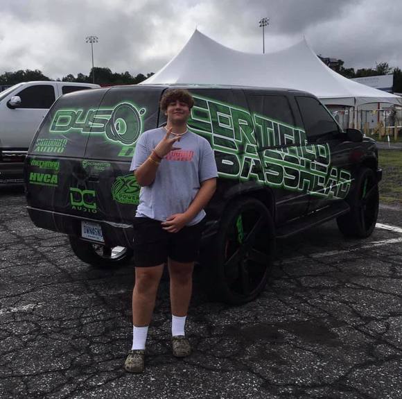Profile Picture of Hunter Thomas (@huntman347) on Poshmark