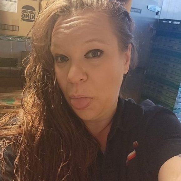 Profile Picture of Lora Adams (@ladams70795) on Poshmark