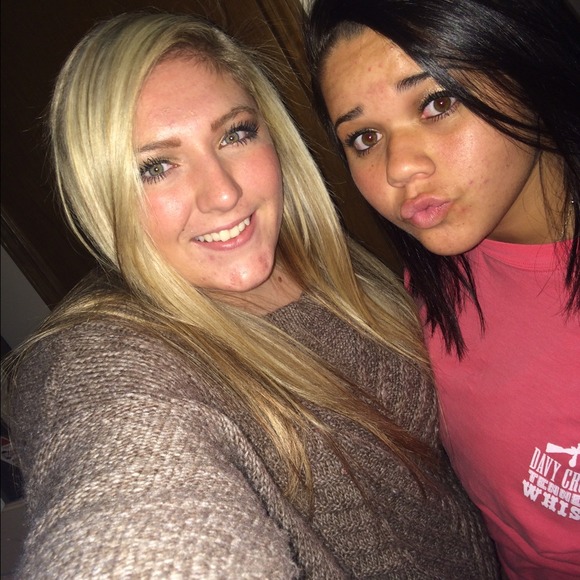 Profile Picture of Charlestin Lester (@selfiec20) on Poshmark