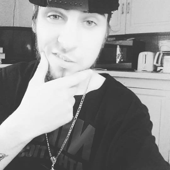 Young Neptune - Poshmark Profile Picture of Young Neptune (@jerbear673) on Poshmark