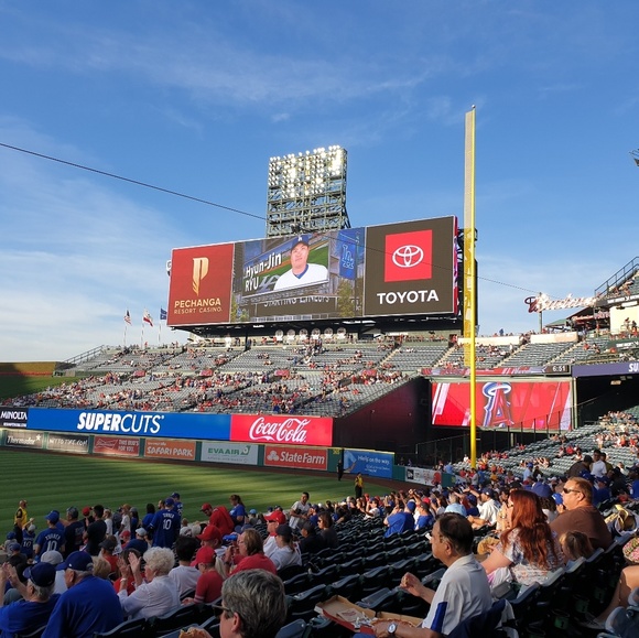 Profile Picture of Euna Kim (@ehflaka93) on Poshmark