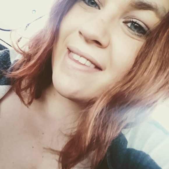 Profile Picture of Cheyenne Beard (@cheyennebeard) on Poshmark