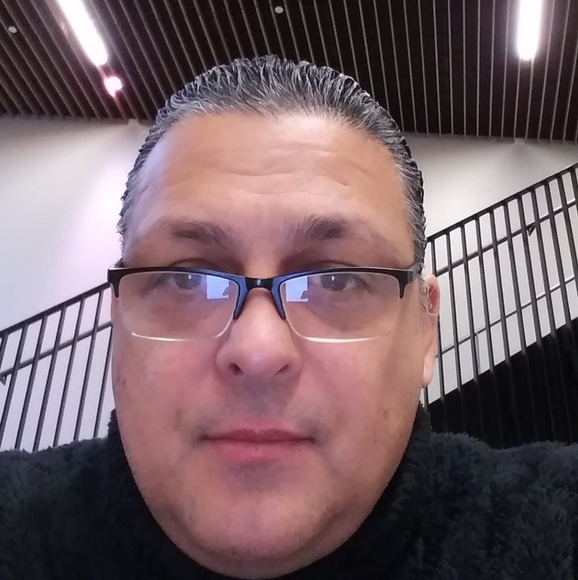 Profile Picture of Lawrence Ploski (@laploski) on Poshmark