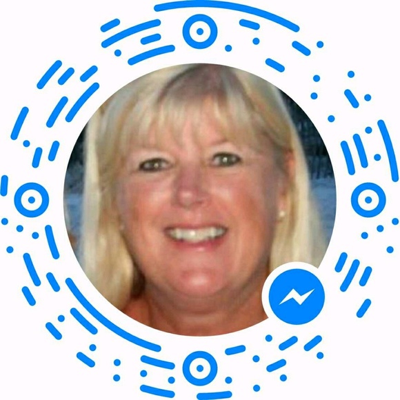 Profile Photo of Joy Clark (@joykclark) on Poshmark