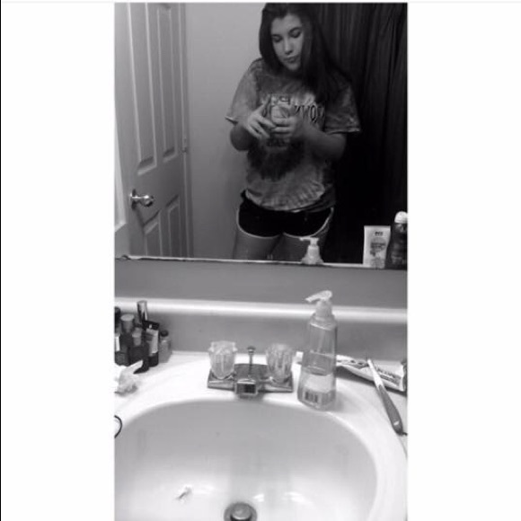 Keelyn Sweazey - Poshmark Profile Picture of Keelyn Sweazey (@princesskeelyn) on Poshmark