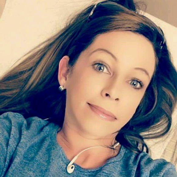 Profile Picture of Kristin Roberts (@mysavingrace) on Poshmark