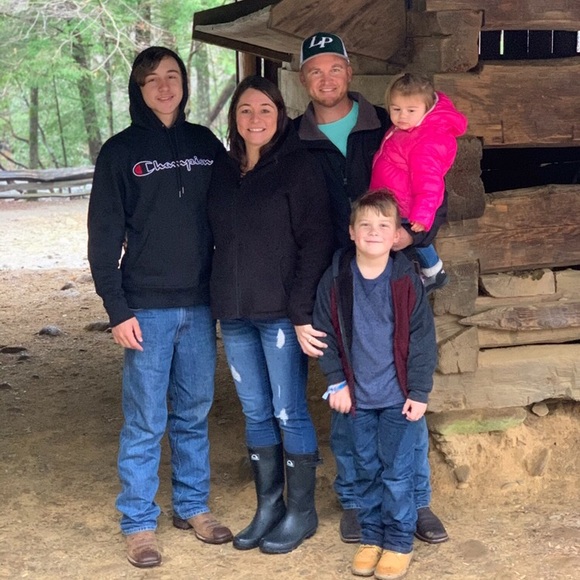 Profile Picture of Michael Farmer (@mikecinn) on Poshmark