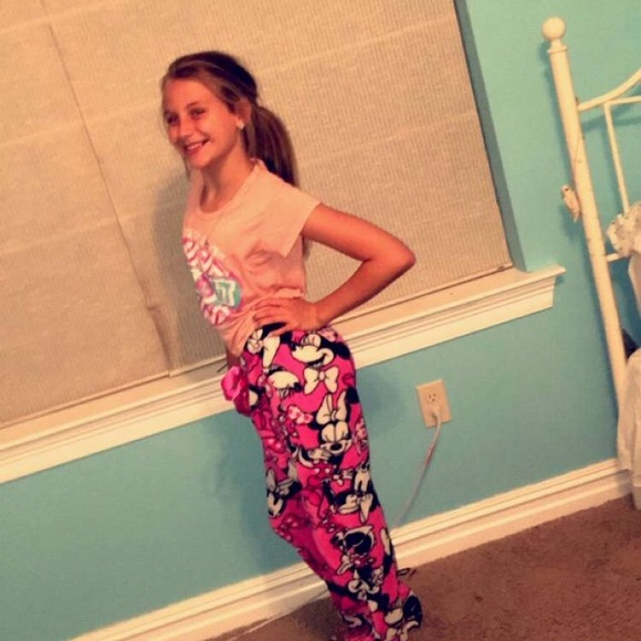 Briele Clague - Poshmark Profile Picture of Briele Clague (@briclague) on Poshmark