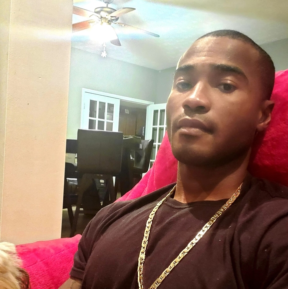 Profile Picture of Alvin Washington (@wash561) on Poshmark