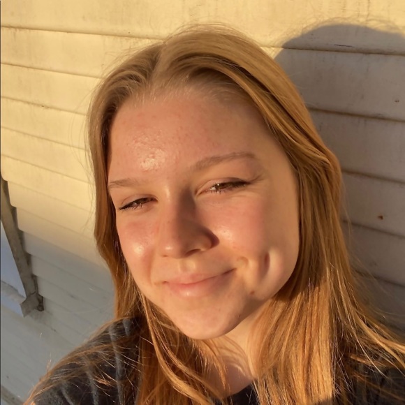Profile Picture of Margaret Zahrobsky (@margaretz254) on Poshmark