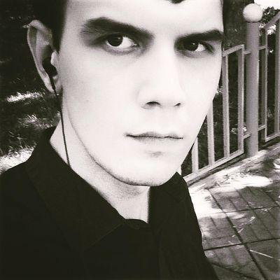 Profile Picture of Alexander (@huge_maze) on Twitter