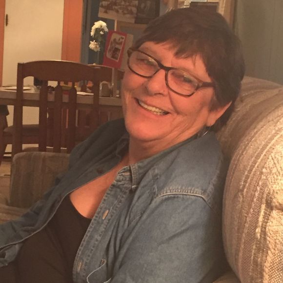 Sue Yelvington - Poshmark Profile Picture of Sue Yelvington (@sue_yelvington) on Poshmark