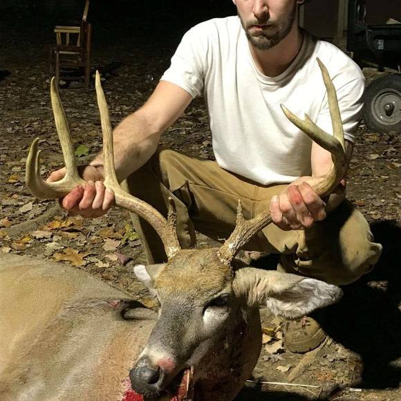 Profile Picture of Tyler Simmers (@hanksimmers) on Poshmark