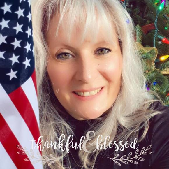 Profile Picture of Cathy Francois (@cfranh) on Poshmark