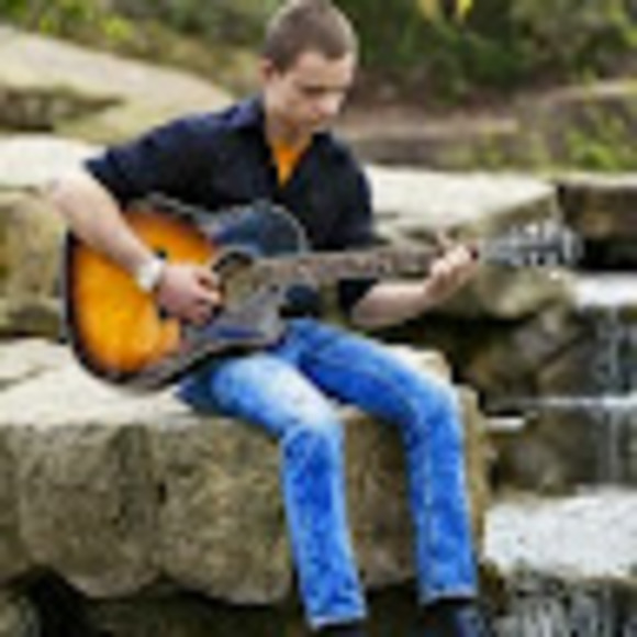 Profile Picture of Charlie Janowiecki (@cjanowiecki) on Poshmark