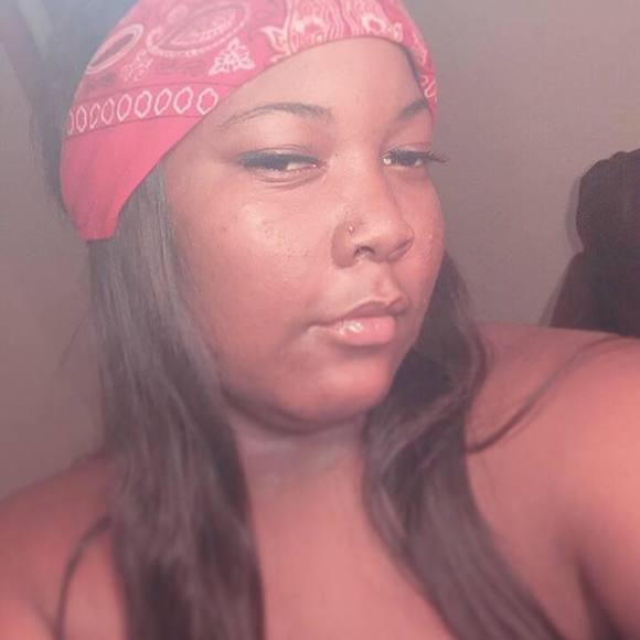 Profile Picture of Tishara Pavatt (@tisharapavatt) on Poshmark