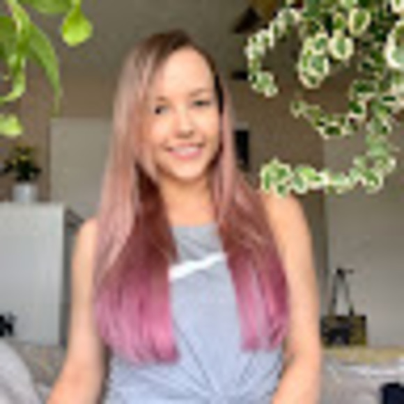 Profile Picture of Clarissa Hoover (@clarissahoover) on Poshmark