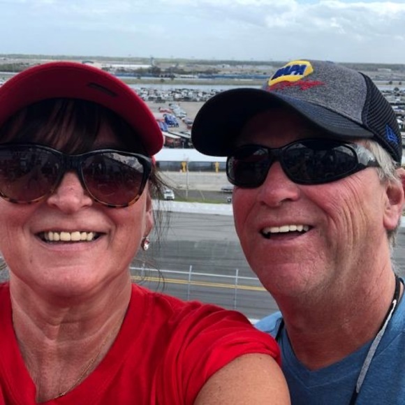 Profile Picture of Lorraine Ryan (@lorraineryan853) on Poshmark