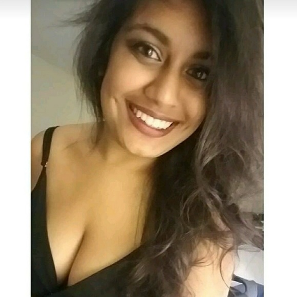 Profile Picture of Avani Patel (@ava11616) on Poshmark