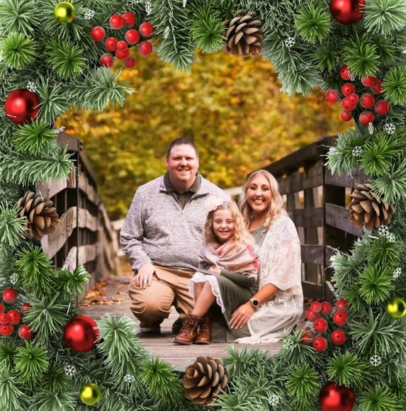 Profile Picture of Kayla Perrine (@3bearstkc) on Poshmark