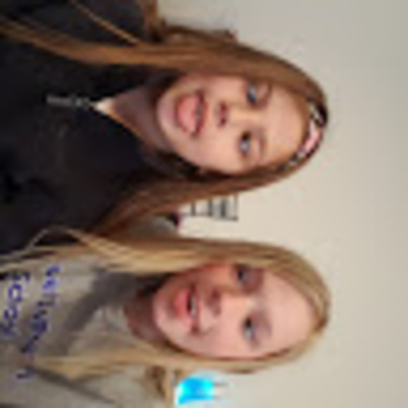 Profile Picture of Faye Hildenbrand (@fbh1021) on Poshmark