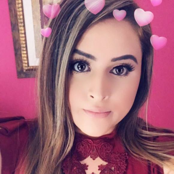 Profile Picture of Jennifer Gomez (@jennifergome924) on Poshmark