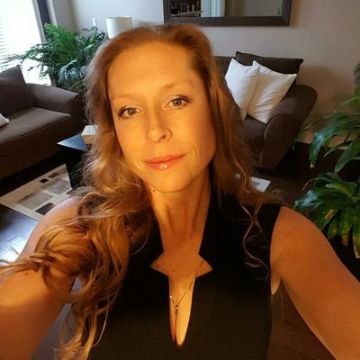 Profile Picture of Kim MacArthur (@kimmer_mac) on Twitter