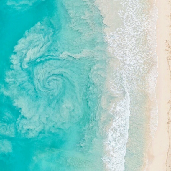 Profile Picture of Leonora Holt (@lohlo21) on Poshmark