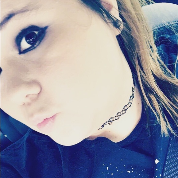 Profile Picture of Carly Thompson (@princess_dyan) on Poshmark