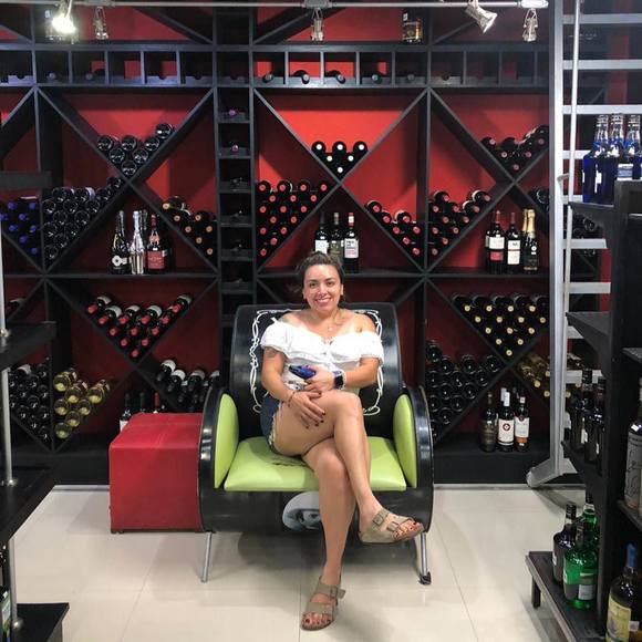 Profile Picture of Shirley Clayton (@shrlychvz) on Poshmark