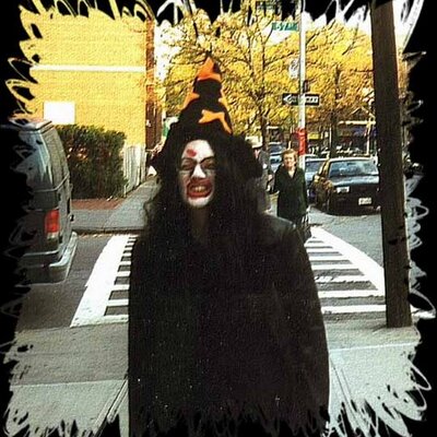 Profile Picture of Lisa Biss (@Witchey_Poo) on Twitter